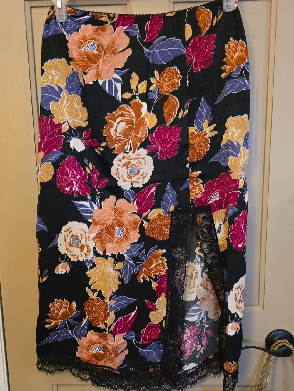 Band Of The Free Floral Lace-Trim Black Midi Skirt - Multicolor